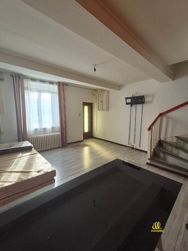 Maison - 216 m² - 10 pièces