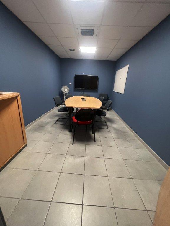 Local d'activité / Entrepôt - 1 200 m²