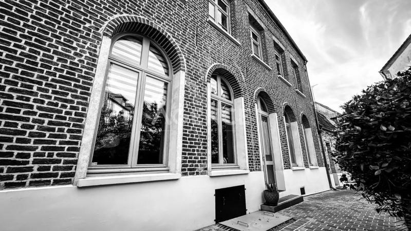 Maison bourgeoise - 250 m² - 9 pièces