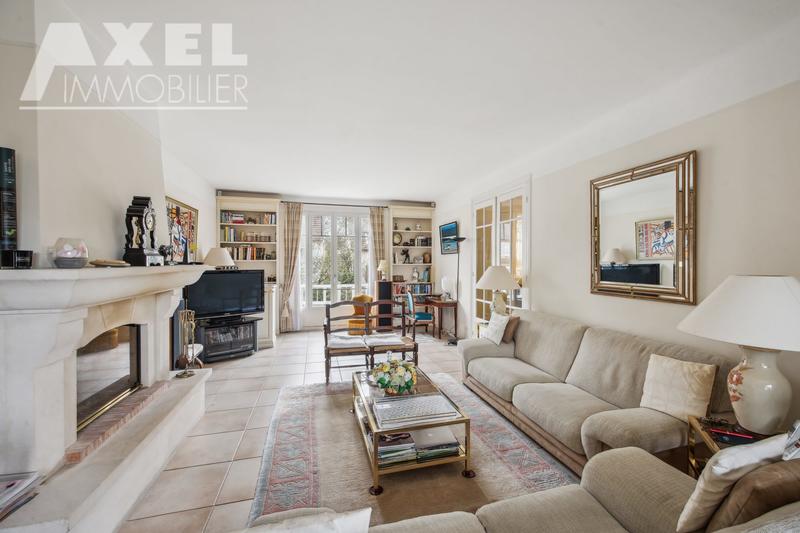 Maison - 212 m² - 6 pièces