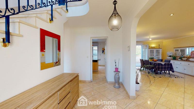 Maison - 170 m² - 7 pièces