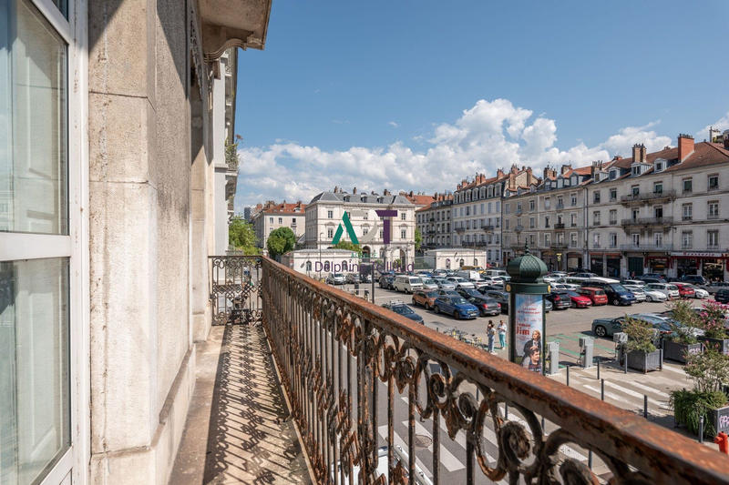 Appartement - 174 m² - 5 pièces