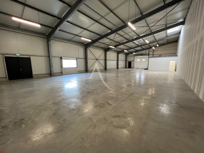 Local commercial - 400 m² - 2 pièces