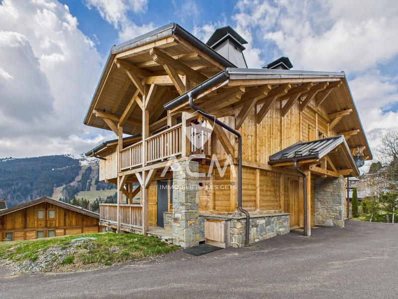 Châlet - 221 m² - 8 pièces