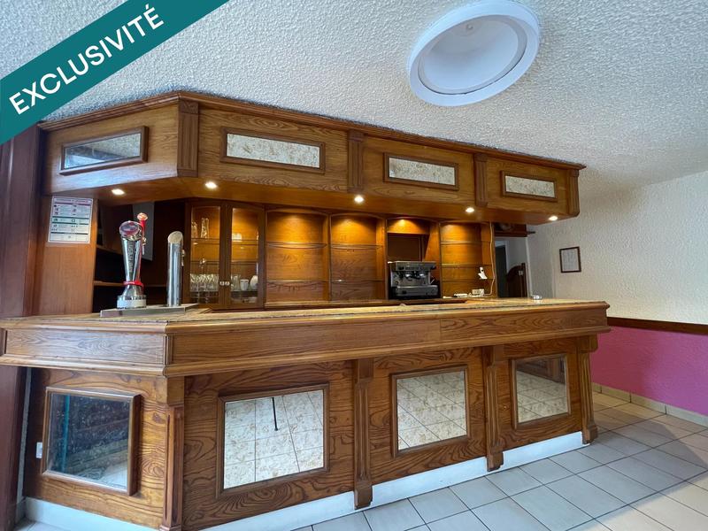 Local commercial - 222 m² - 7 pièces