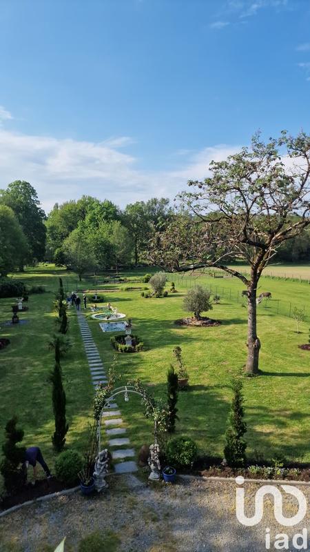 Maison - 320 m² - 8 pièces