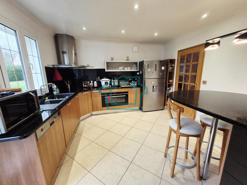 Maison - 205 m² - 7 pièces