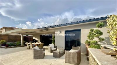 Villa - 210 m² - 6 pièces