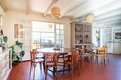 Villa - 300 m² - 7 pièces