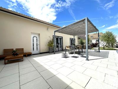 Maison - 190 m² - 7 pièces