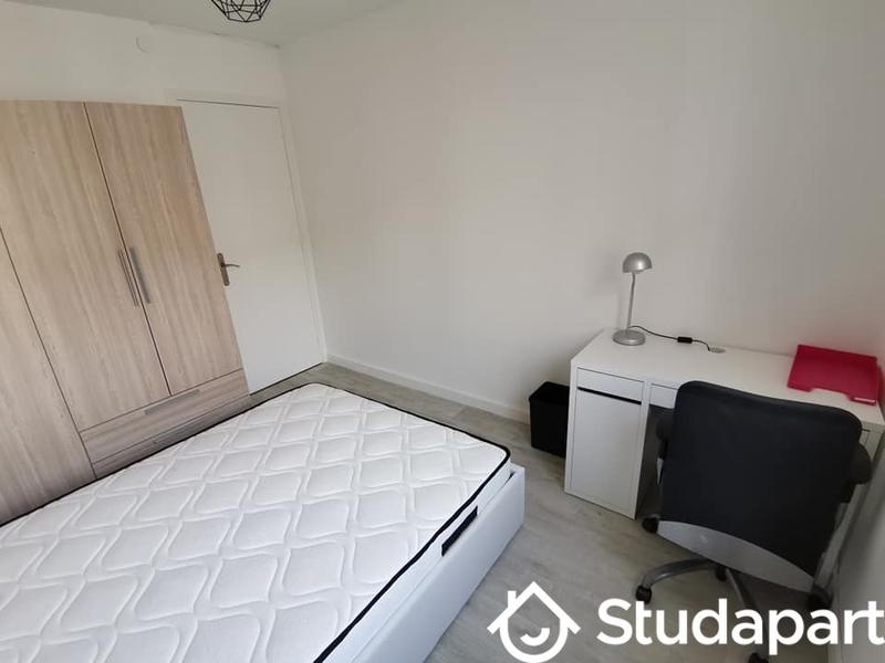 Chambre - 10 m² - 1 pièce