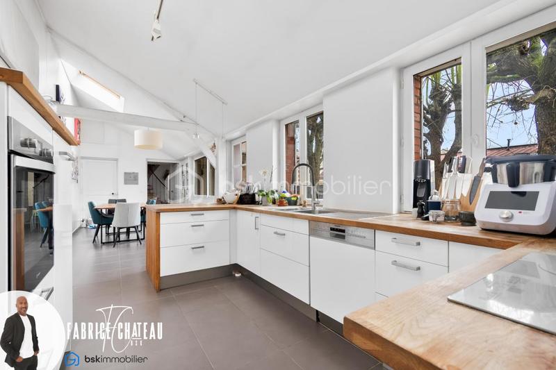 Maison - 200 m² - 8 pièces