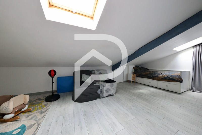 Maison - 140 m² - 7 pièces