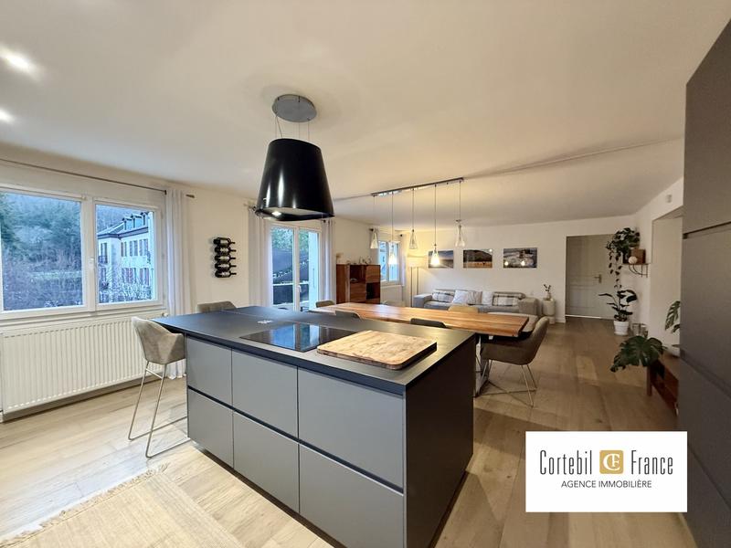 Appartement - 99 m² - 4 pièces