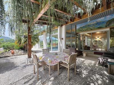 Maison - 225 m² - 5 pièces