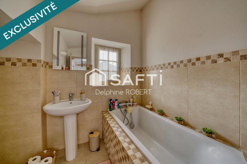 Maison - 212 m² - 8 pièces