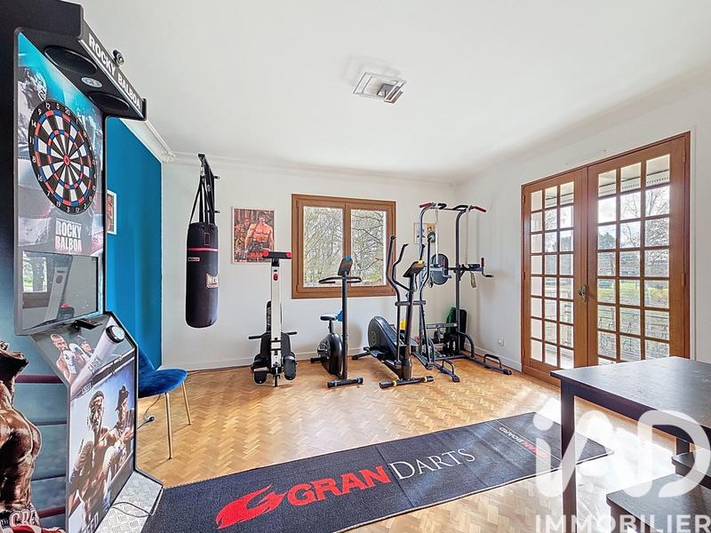 Maison - 330 m² - 13 pièces