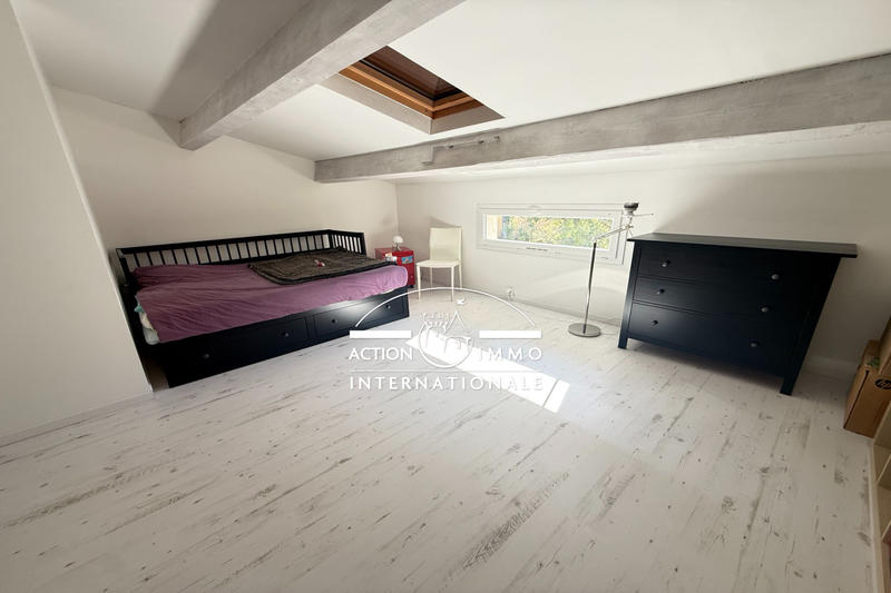 Propriété - 159 m² - 6 pièces