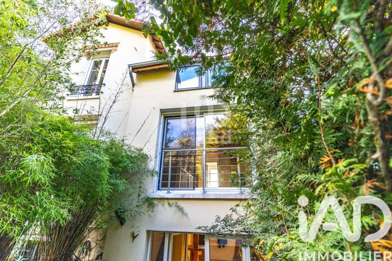 Maison de ville - 216 m² - 13 pièces