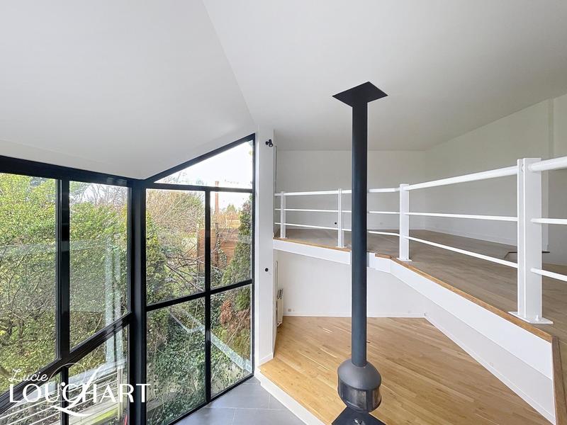 Maison - 230 m² - 8 pièces