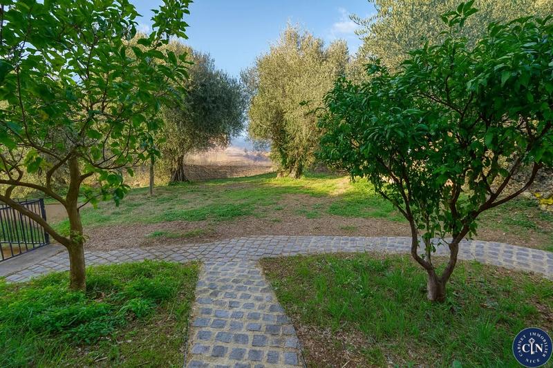 Maison - 143 m² - 5 pièces