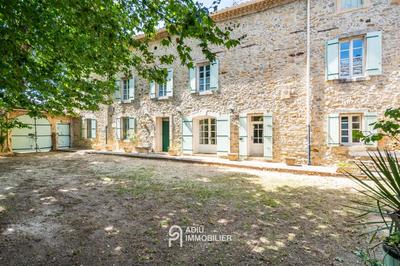 Mas - 635 m² - 20 pièces