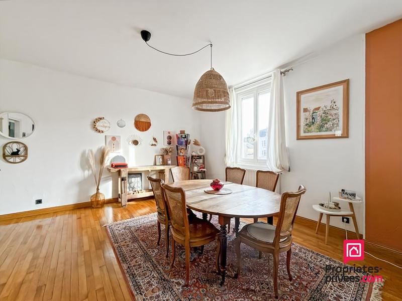 Maison - 366 m² - 13 pièces