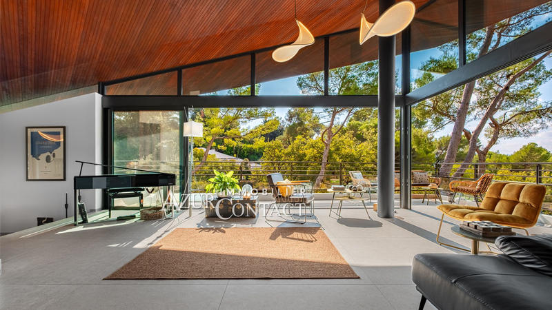 Villa - 245 m² - 6 pièces