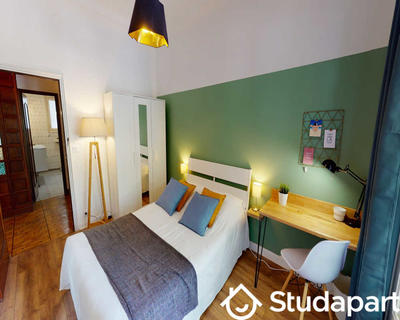 Chambre - 77 m² - 1 pièce