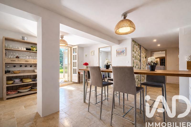 Maison - 350 m² - 12 pièces