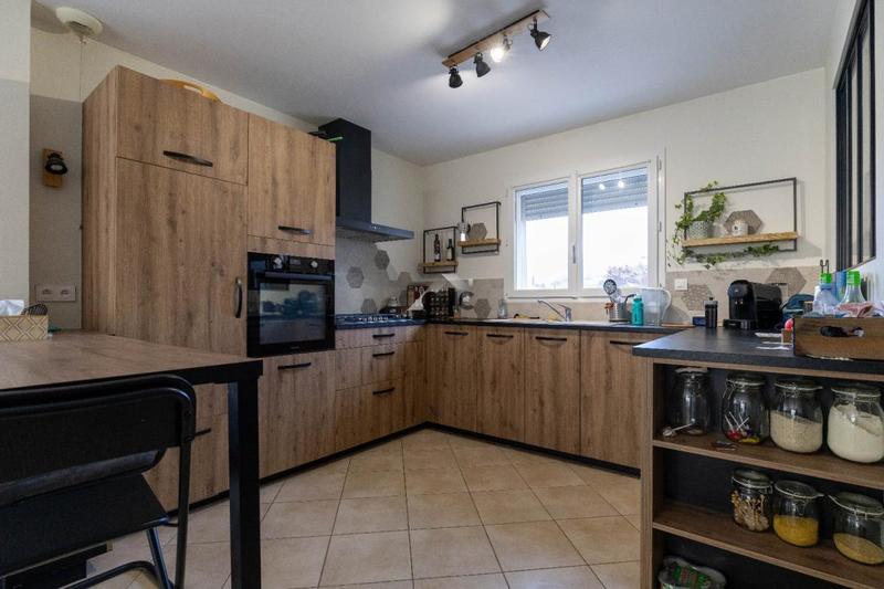 Villa - 100 m² - 5 pièces