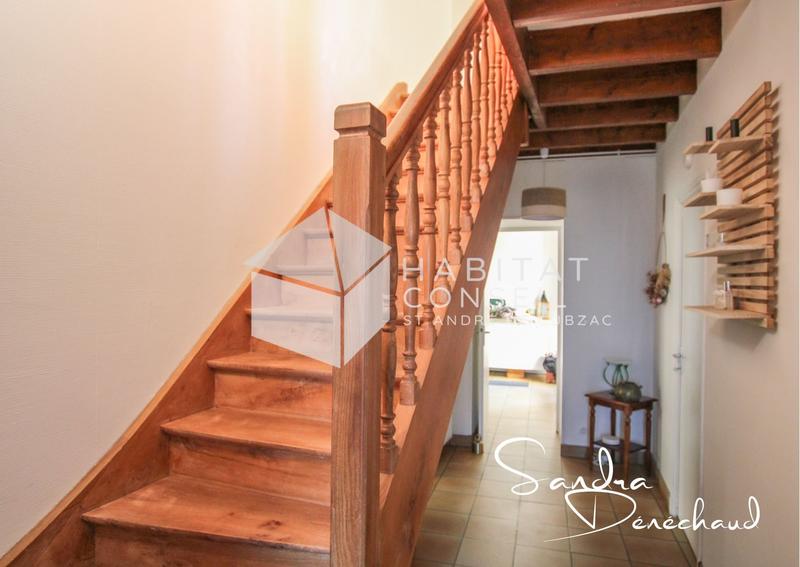 Maison - 228 m² - 9 pièces