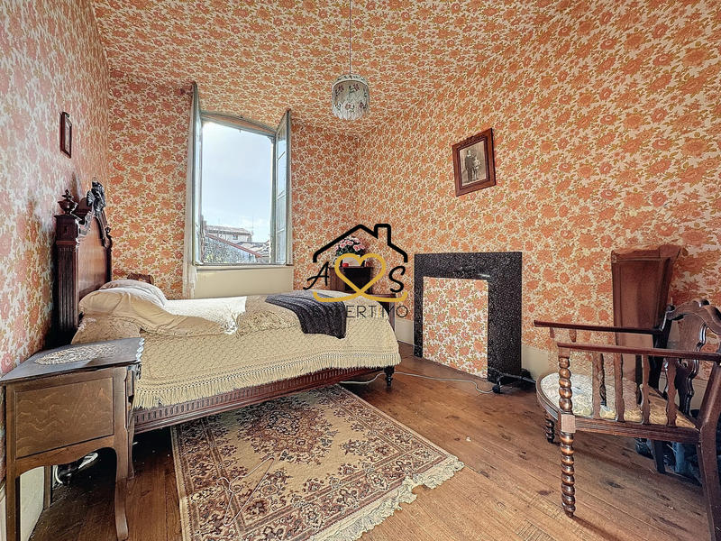 Maison - 143 m² - 7 pièces