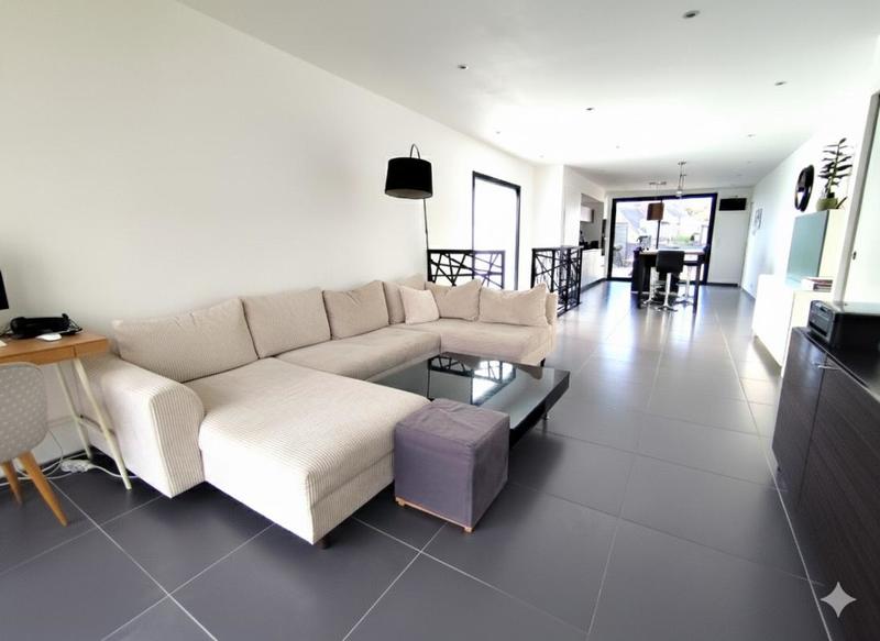 Maison - 122 m² - 6 pièces