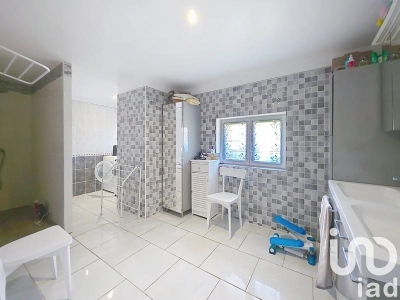 Maison - 232 m² - 8 pièces