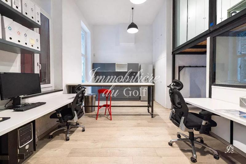 Local commercial - 102 m² - 4 pièces