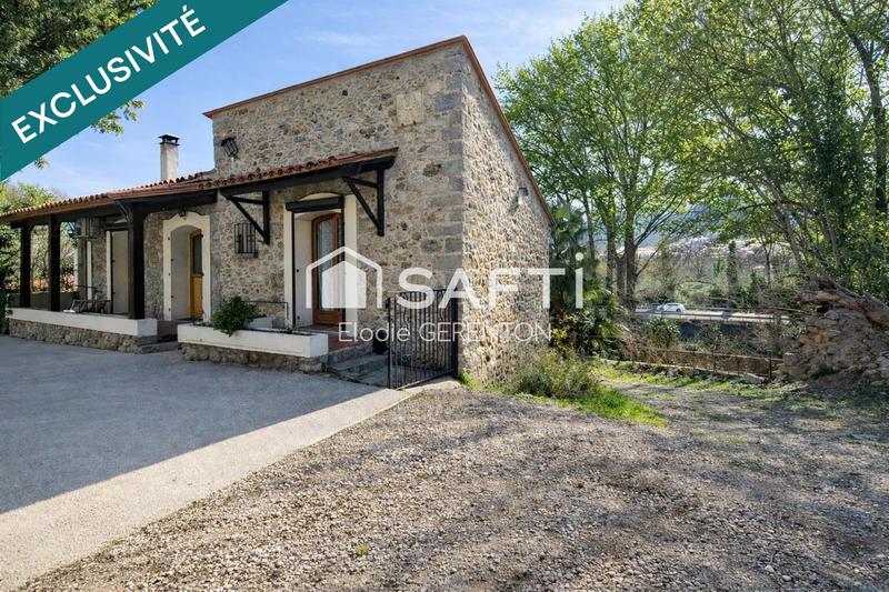 Maison - 300 m² - 10 pièces