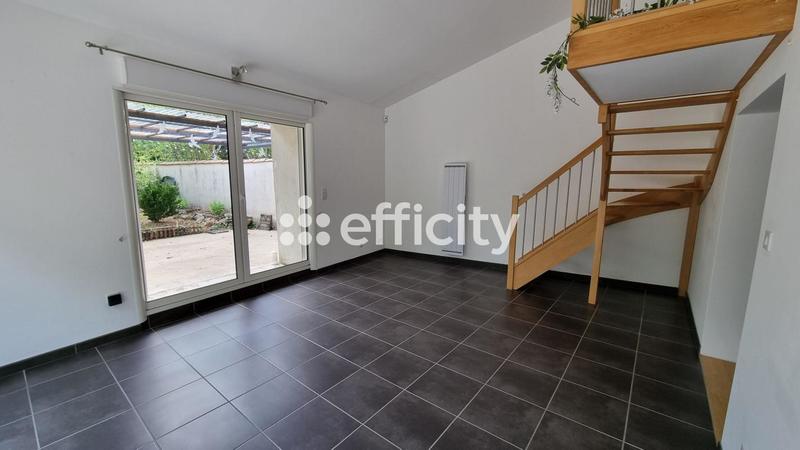 Maison - 235 m² - 8 pièces