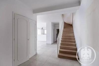 Appartement - 300 m² - 8 pièces