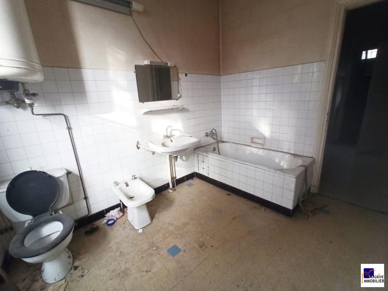 Maison ancienne - 204 m² - 7 pièces