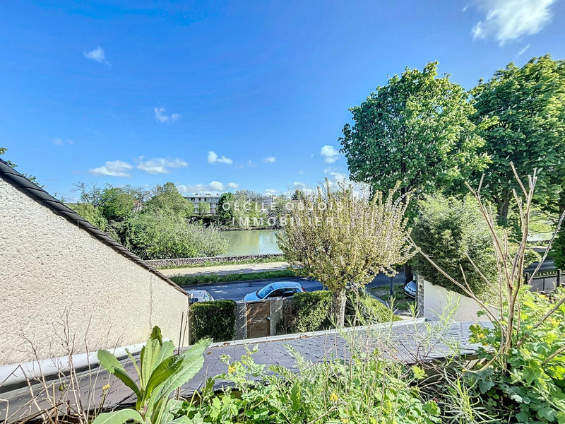 Maison contemporaine - 172 m² - 7 pièces