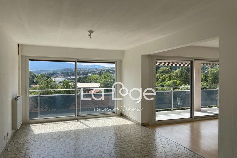 Appartement - 93 m² - 4 pièces