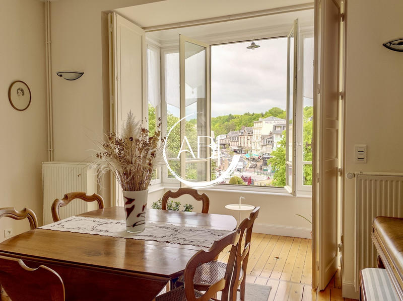 Villa - 183 m² - 8 pièces