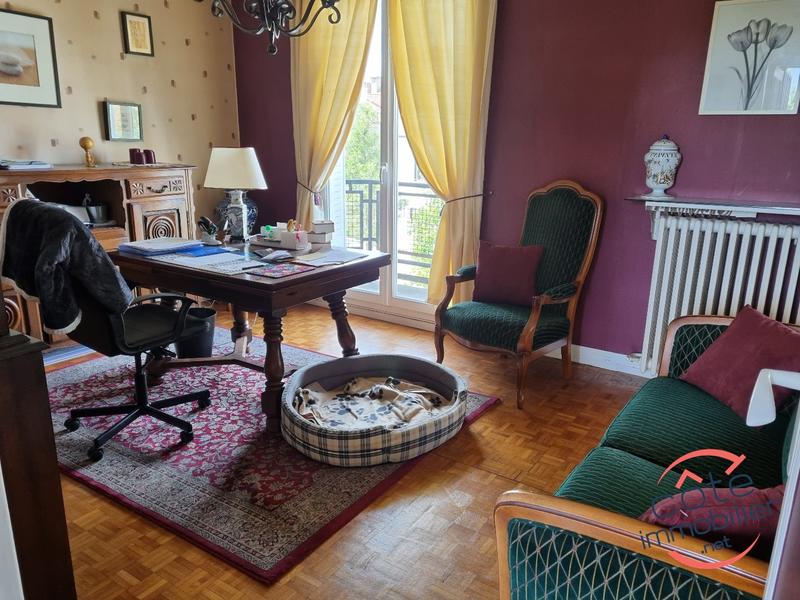 Maison - 205 m² - 10 pièces