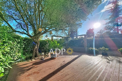 Maison - 104 m² - 4 pièces