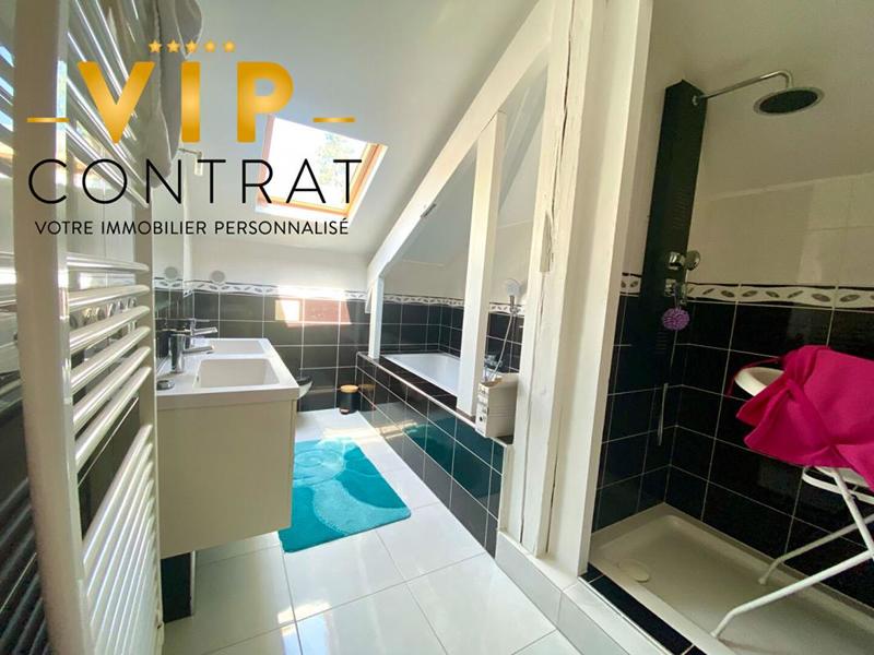 Demeure - 264 m² - 9 pièces