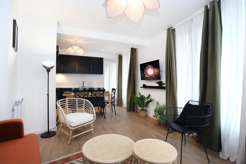 Appartement - 95 m² - 6 pièces