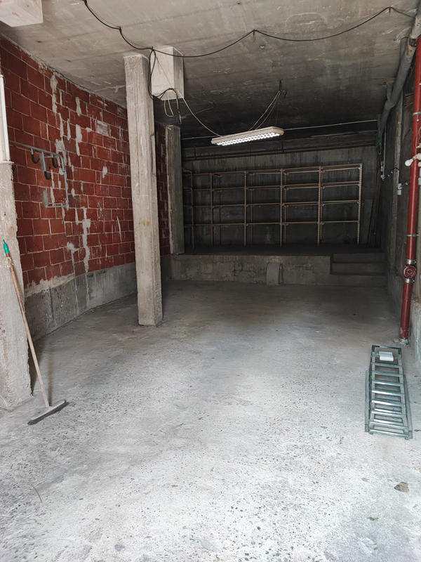 Parking / Garage - 60 m²