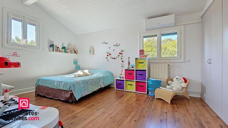 Maison - 290 m² - 9 pièces