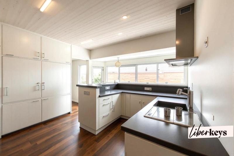 Maison - 330 m² - 12 pièces